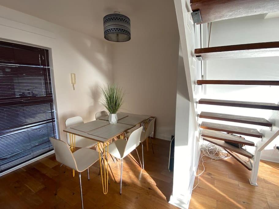Central Sea View Maisonette เฮสติงส์ ภายนอก รูปภาพ